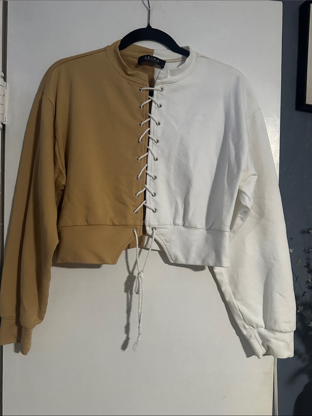 AKIRA Two-Tone Lace-Up Cropped Sweatshirt - White & Tan